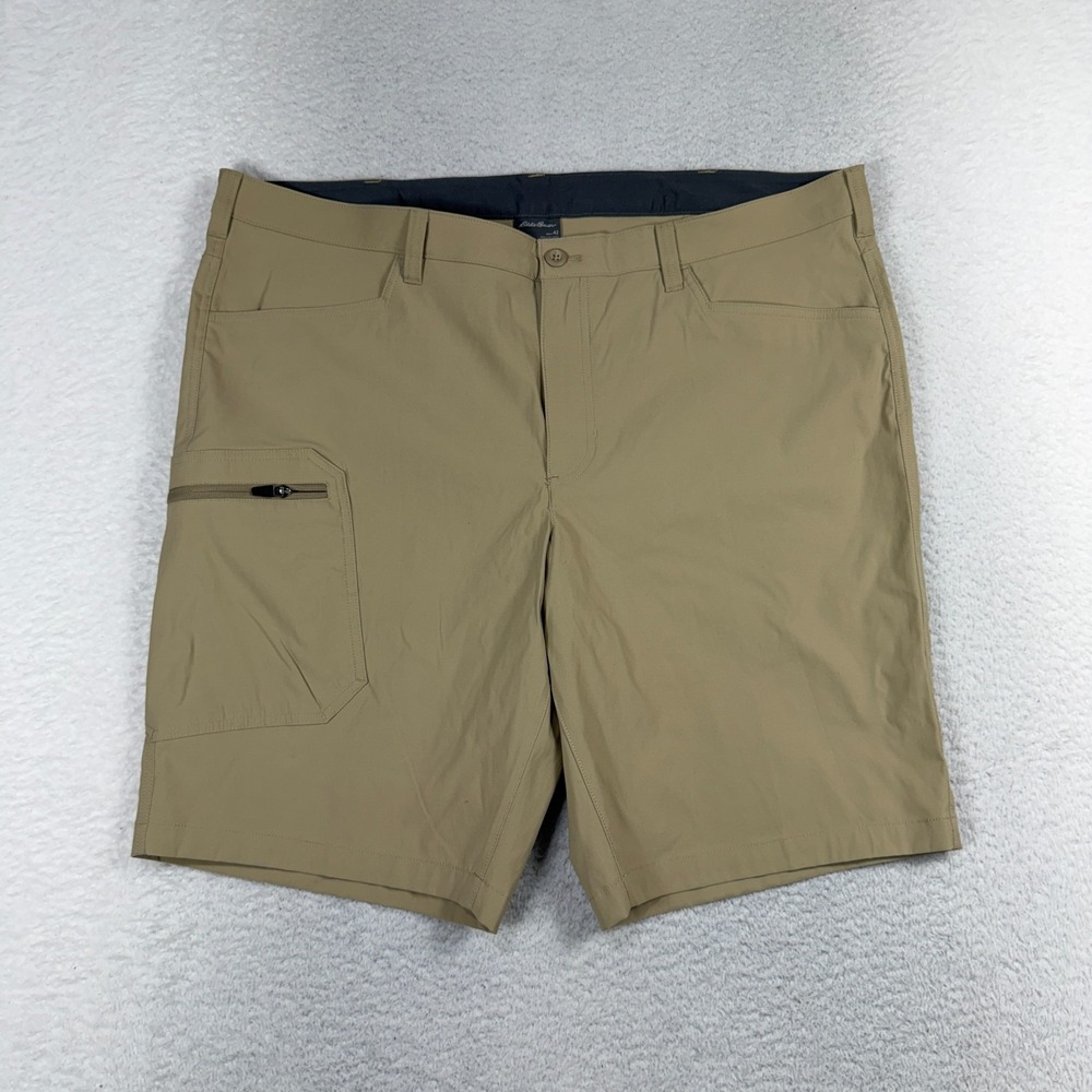 Eddie Bauer Cargo Shorts Men's 42 (43x11) Beige Nylon Spandex Fishing Golf